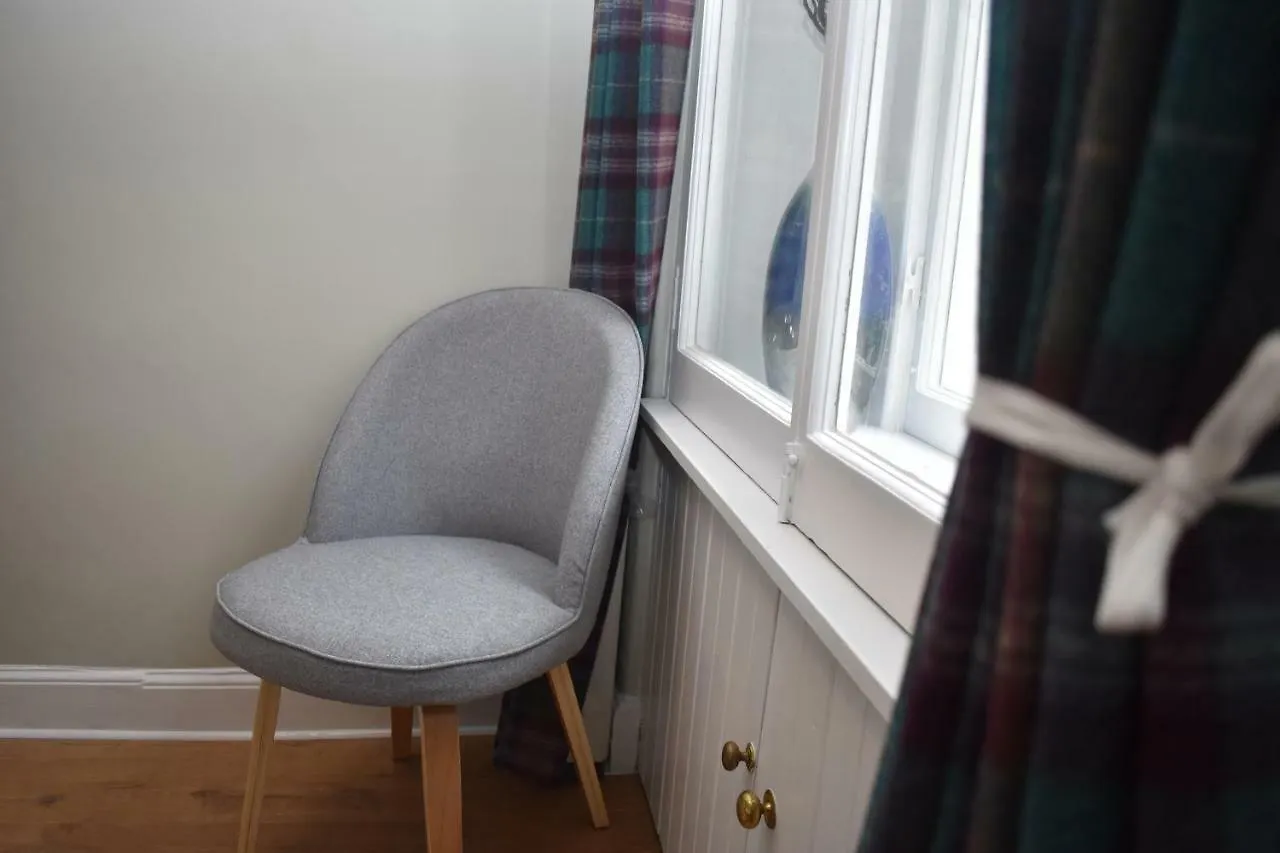 אדינבורו High Street - Modern Scandi Design Apartment In The Heart Of The Old Town!