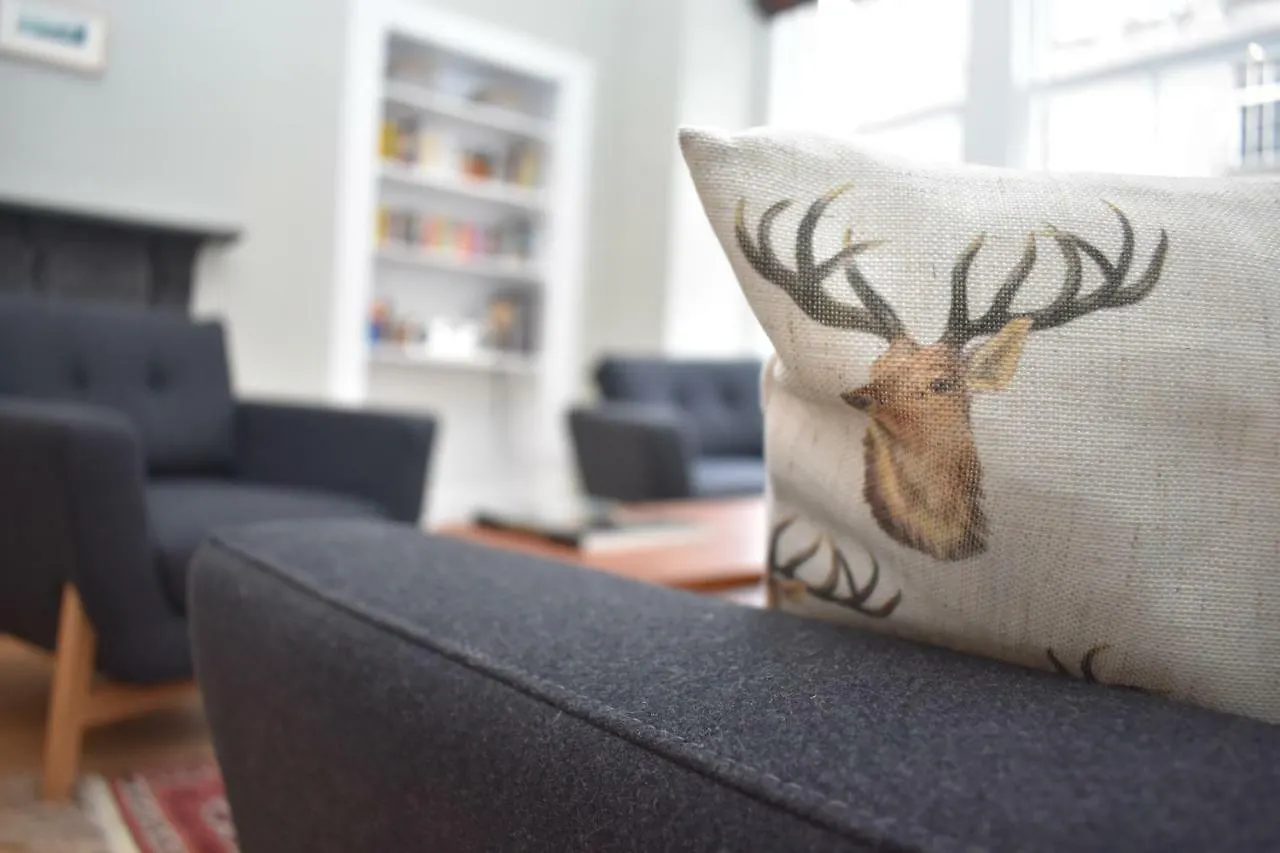 אדינבורו High Street - Modern Scandi Design Apartment In The Heart Of The Old Town!